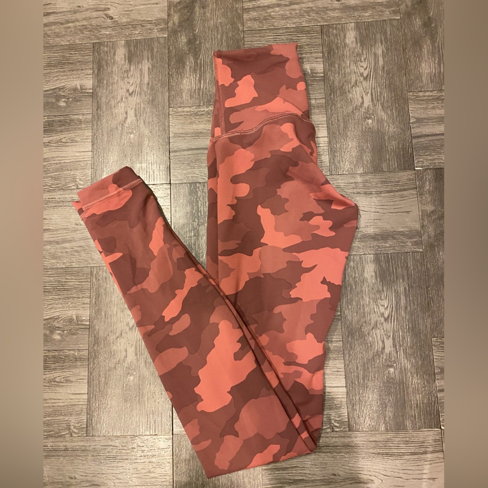 Lululemon pink camo leggings 28”